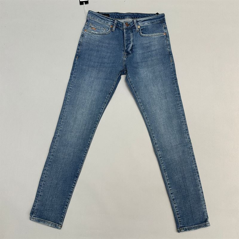 EA Jeans